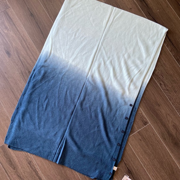 Infinity Scarf - multi function button up infinity spring scarf Two tone - Picture 5 of 5